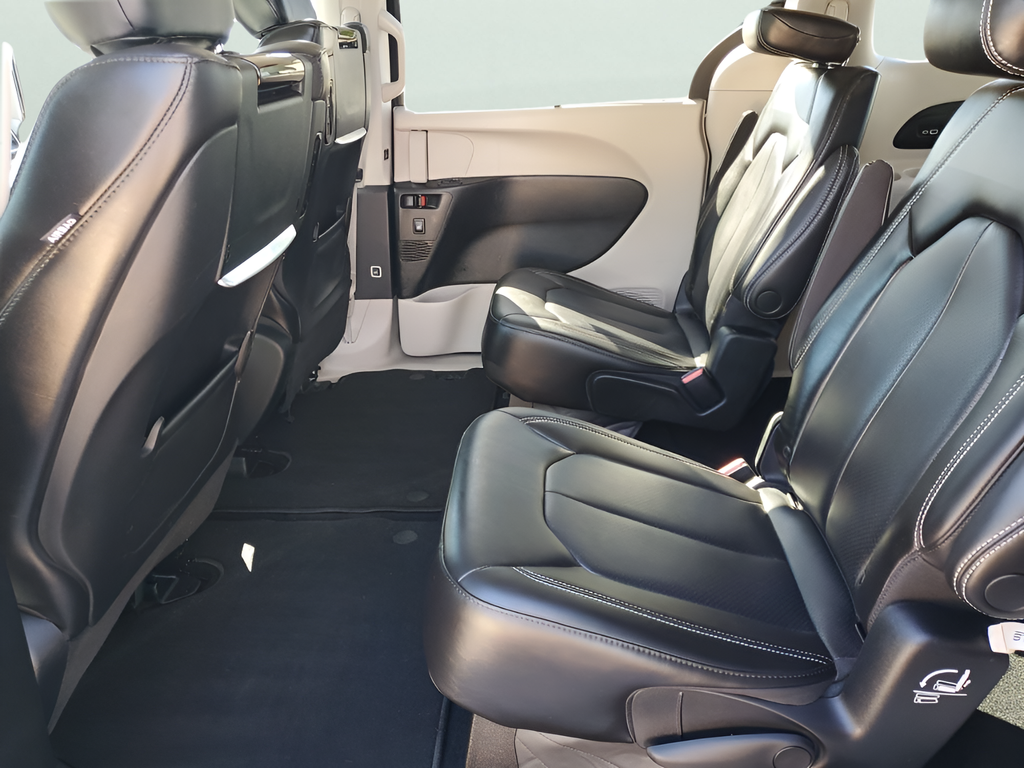 Used Car 2023 Chrysler Pacifica  Touring L For Sale Under $40,000 In Austin, Texas