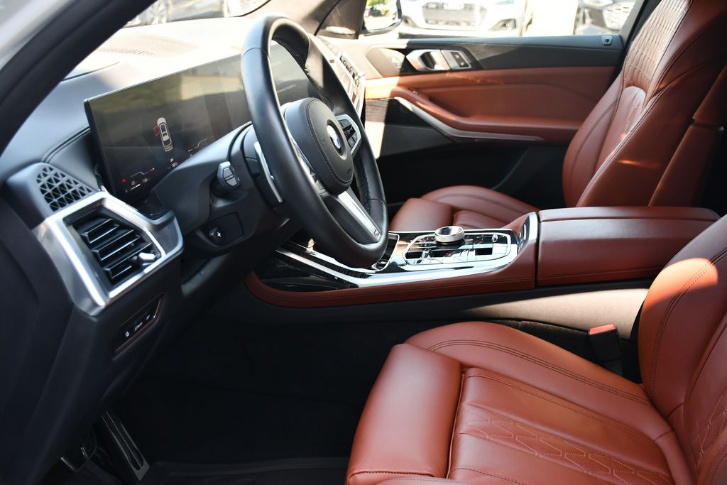 Thumbnail: 2025 BMW X7 - 6