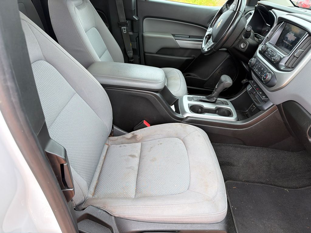 Used 2018 White Chevrolet LT image 11