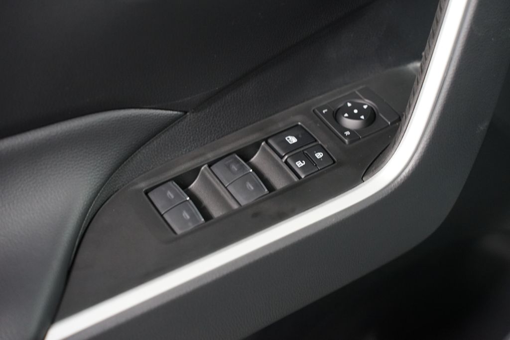 Thumbnail: 2025 Toyota RAV4 - 31