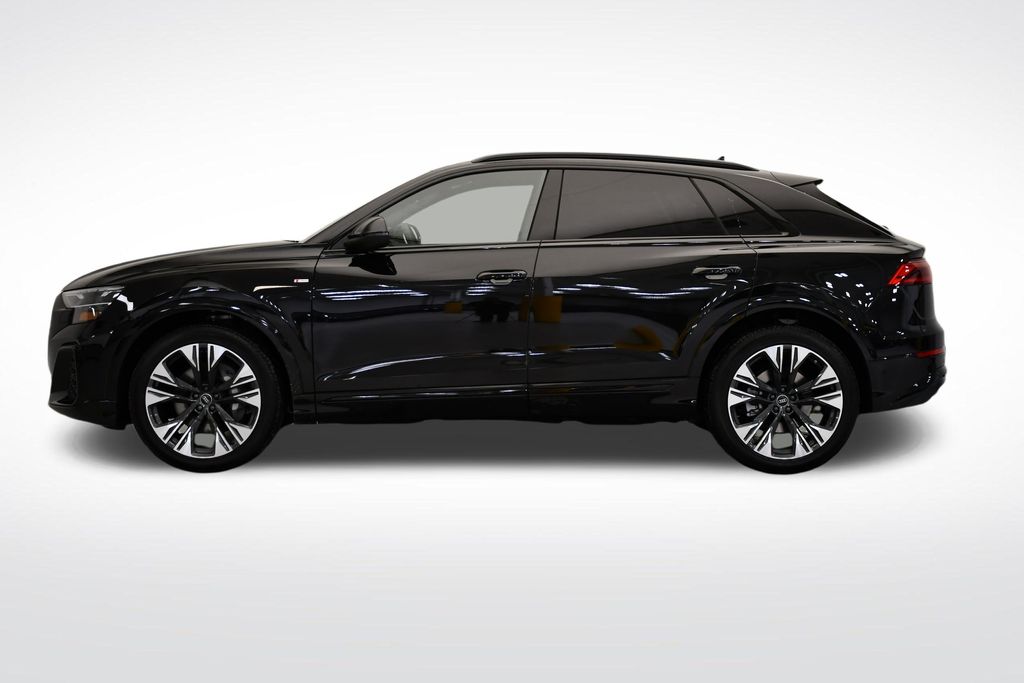Thumbnail: 2026 Audi Q8 - 2