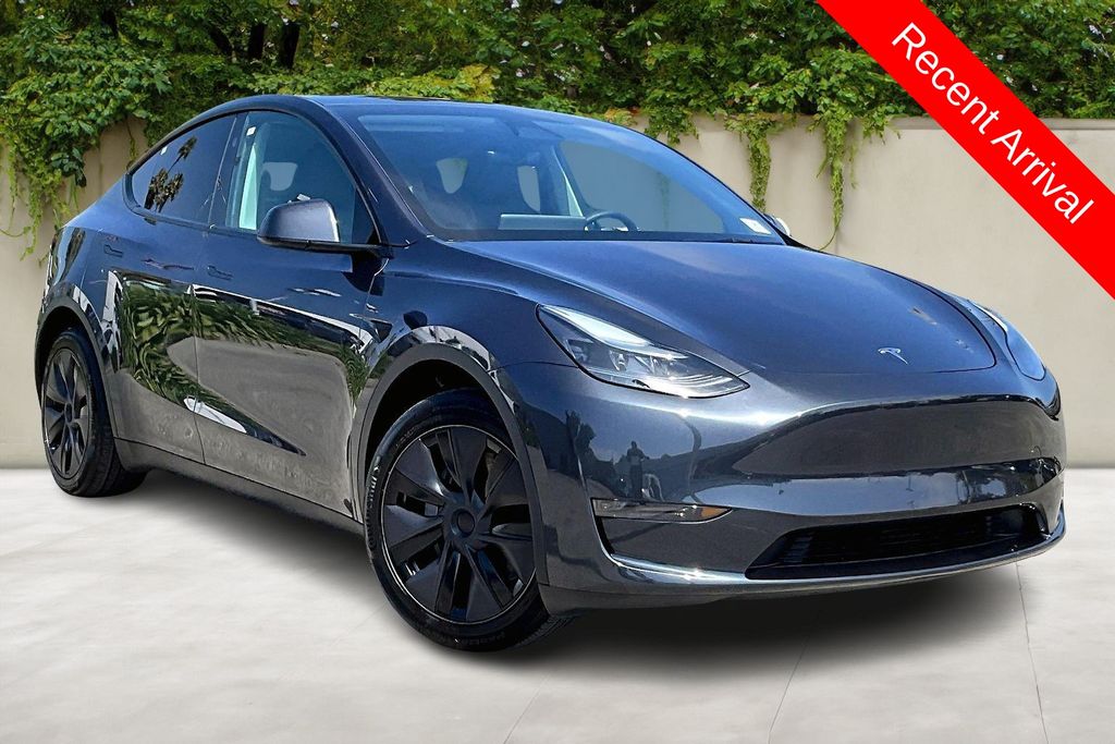 2025 Tesla Model Y Long Range RWD