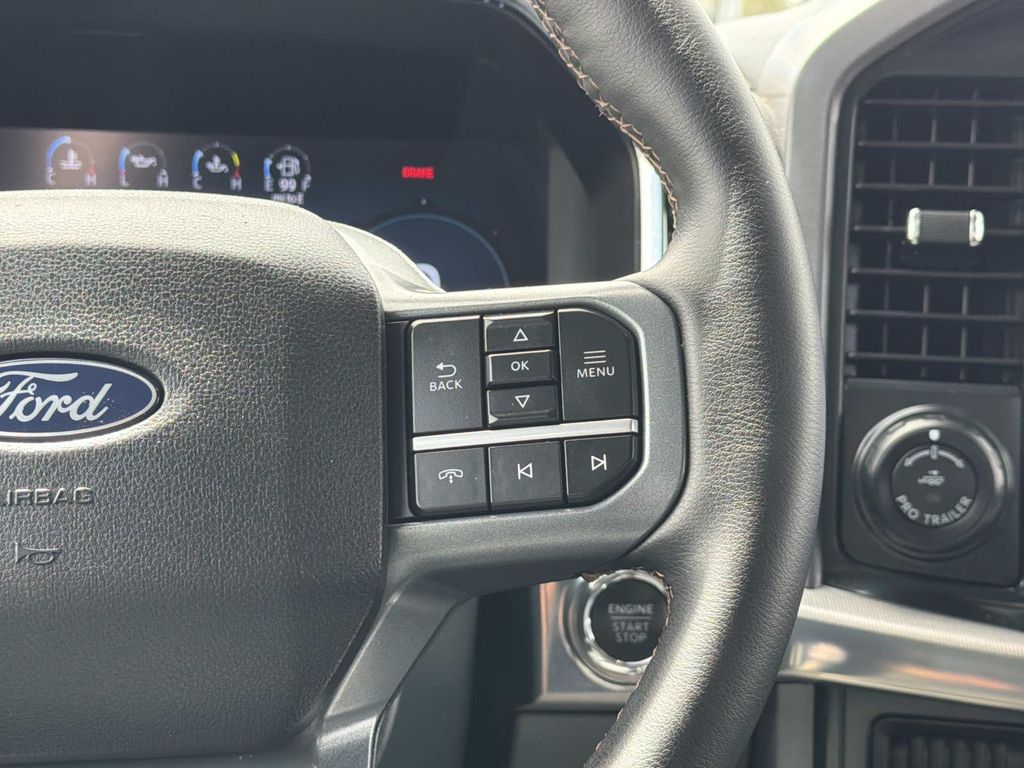 Used 2025 Ford F-150 Lariat 4D SuperCrew