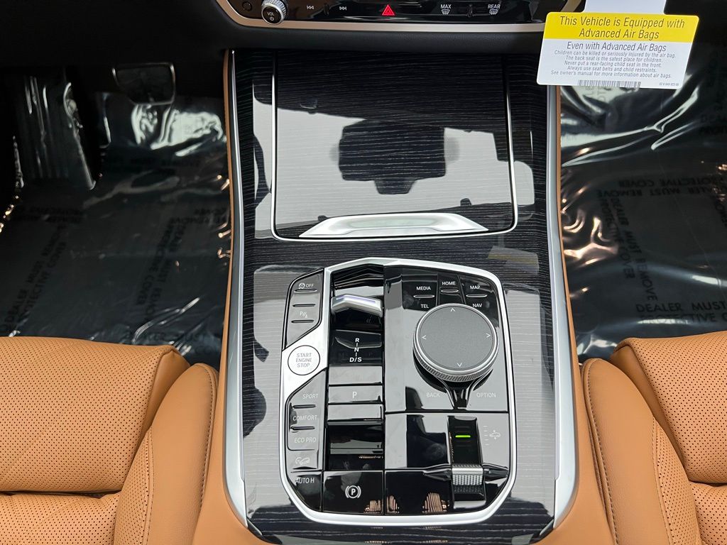 Thumbnail: 2026 BMW X5 - 11