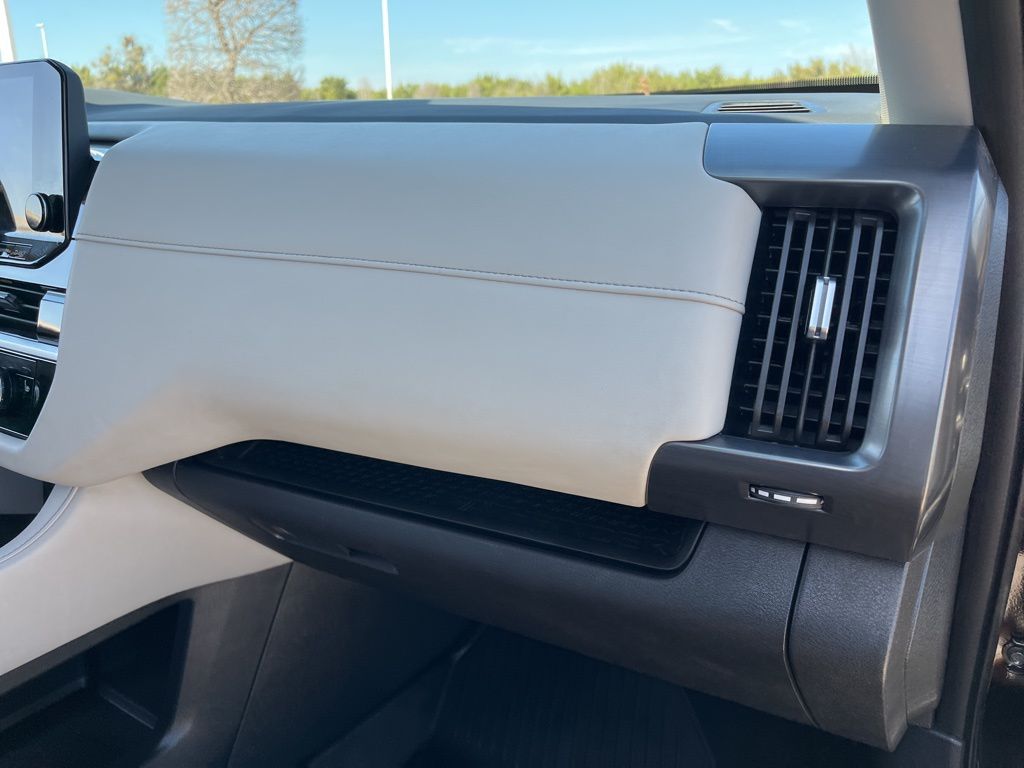 Thumbnail: 2024 Nissan Pathfinder - 30