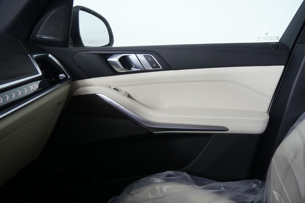 Thumbnail: 2026 BMW X5 - 24