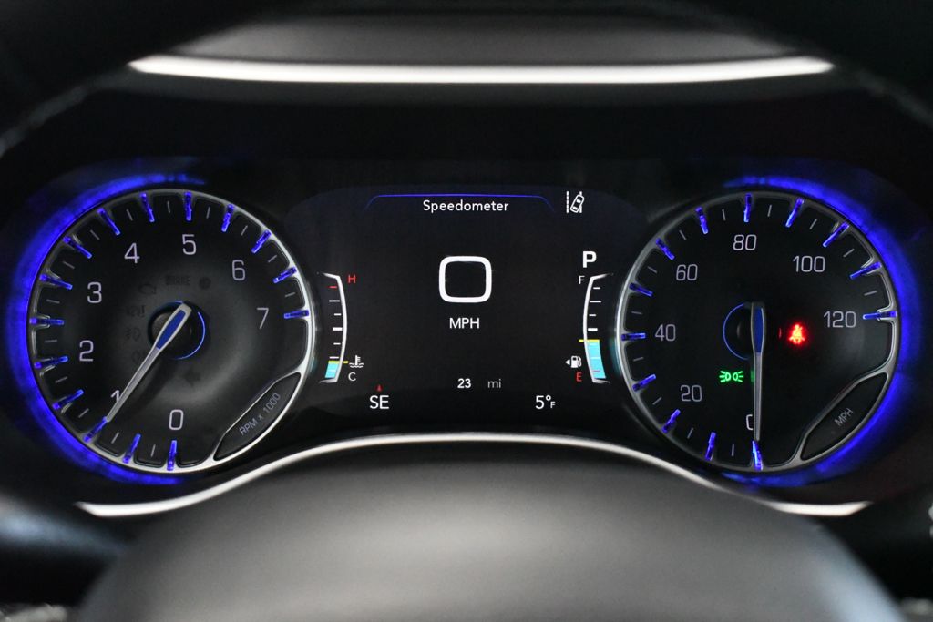 Used 2026 White Chrysler Select image 35