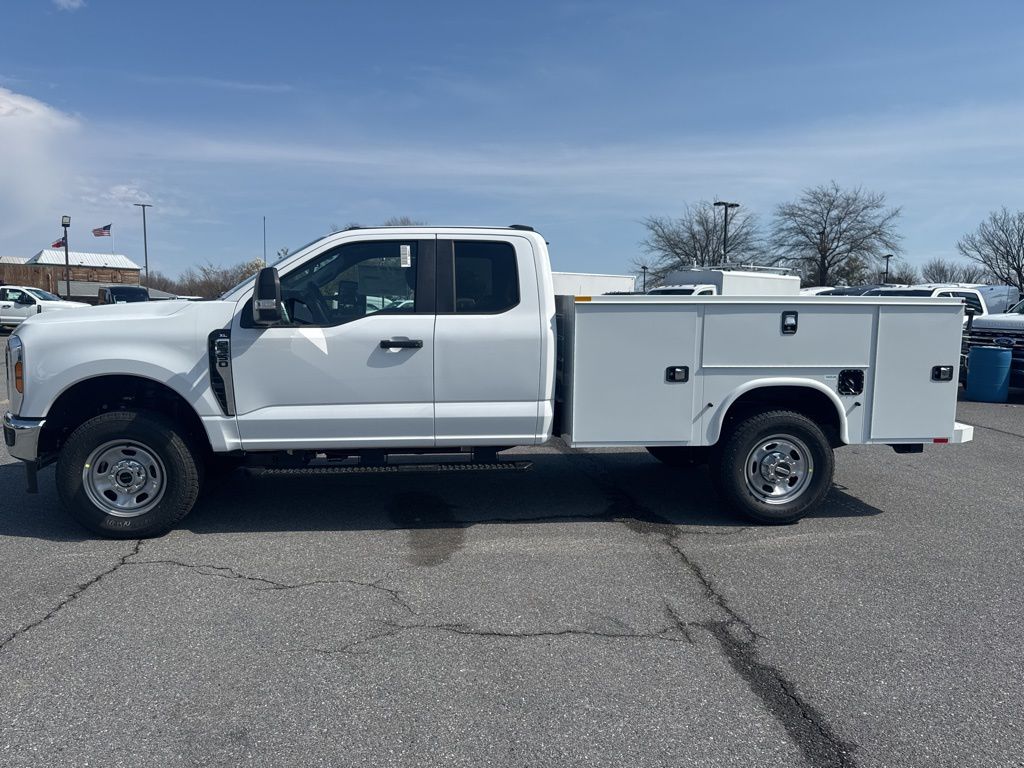 2026 Ford F-350 Chassis XL