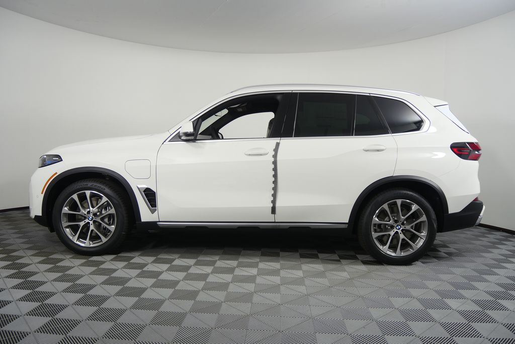Thumbnail: 2026 BMW X5 - 6