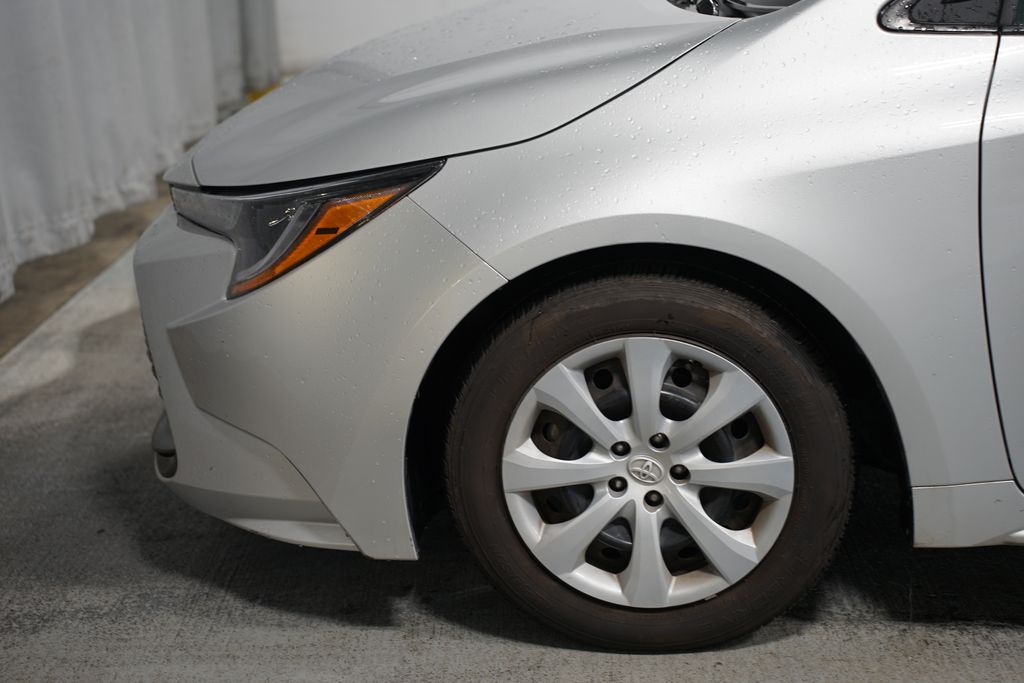 2023 Toyota Corolla LE 5