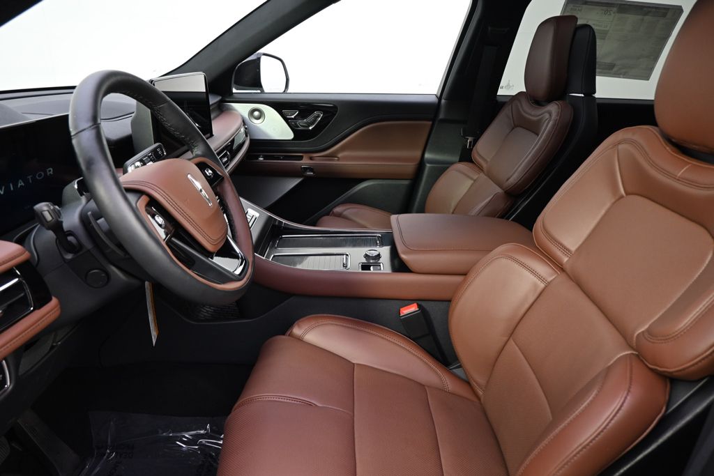 New 2026 White Lincoln Reserve image 13