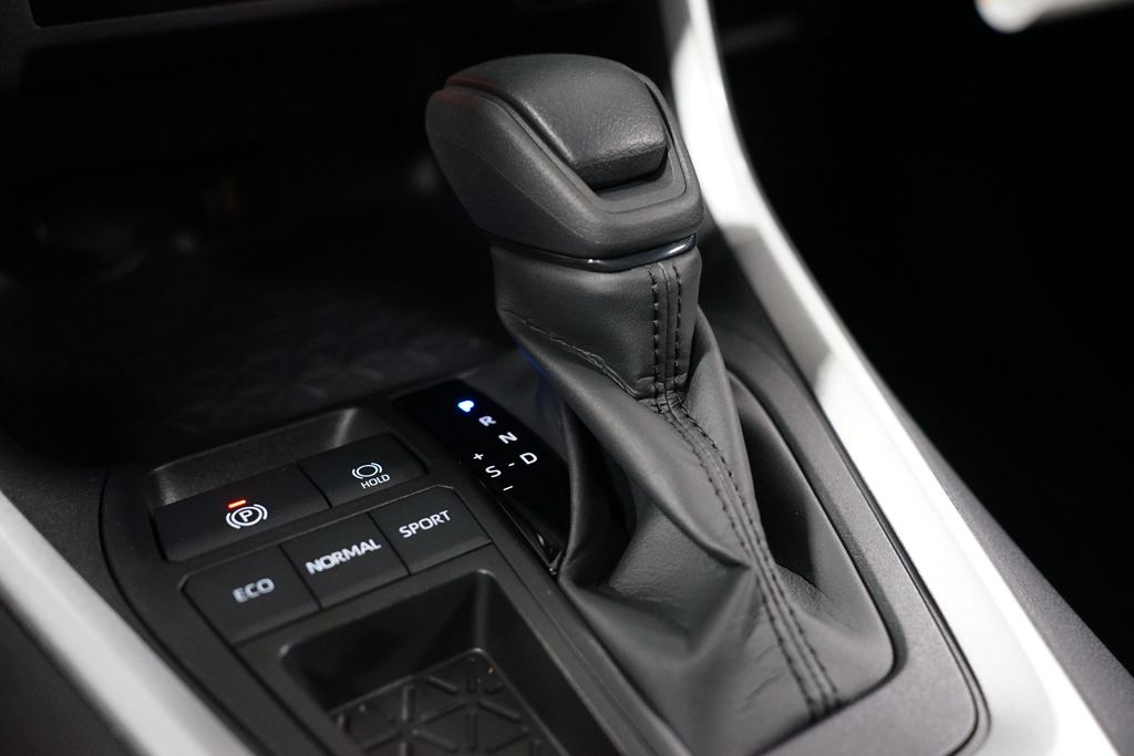 Thumbnail: 2025 Toyota RAV4 - 21