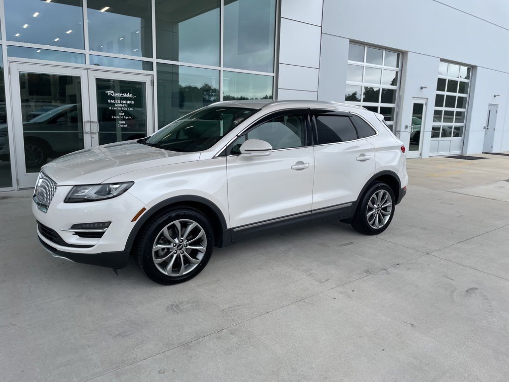 White Platinum Clearcoat Metallic 2019 Lincoln MKC Select FWD SUV / Crossover Front-Wheel Drive 6-Speed Automatic