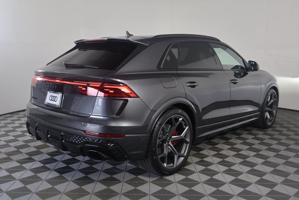 Thumbnail: 2025 Audi RS Q8 - 2