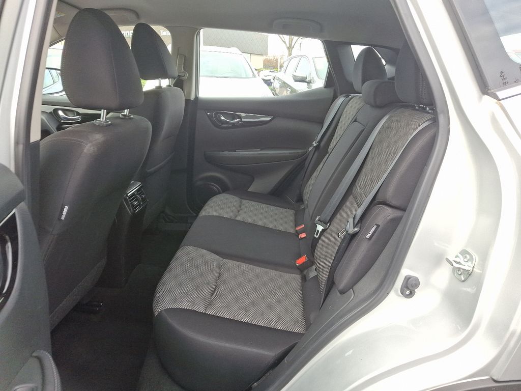 2021 Nissan Rogue Sport SV 10