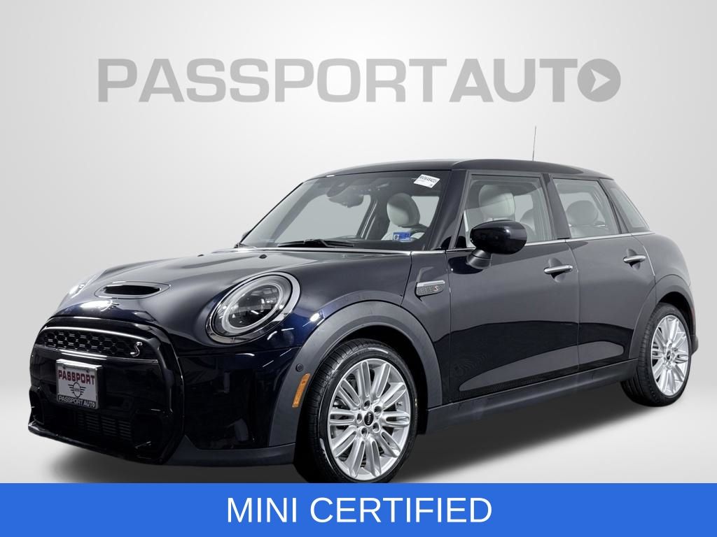 MINI Yours Enigmatic Black Metallic 2024 MINI Cooper Hatchback  Automatic