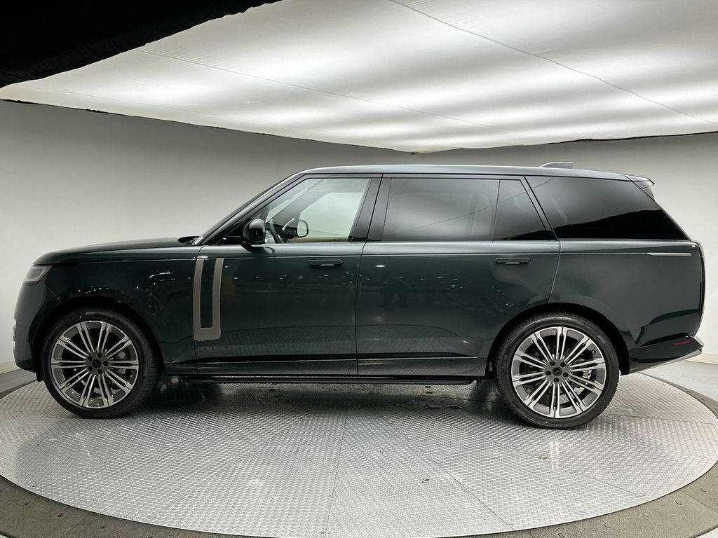 Thumbnail: 2026 Land Rover Range Rover - 10