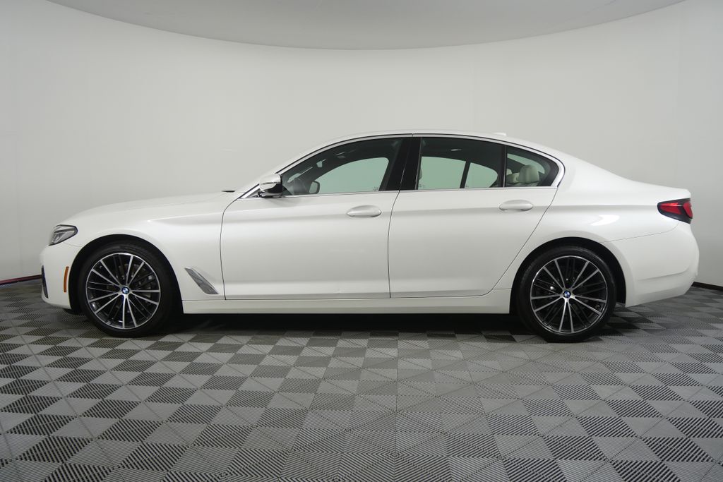 Thumbnail: 2023 BMW 5 Series - 6