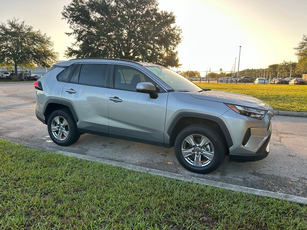 Thumbnail: 2022 Toyota RAV4 - 7