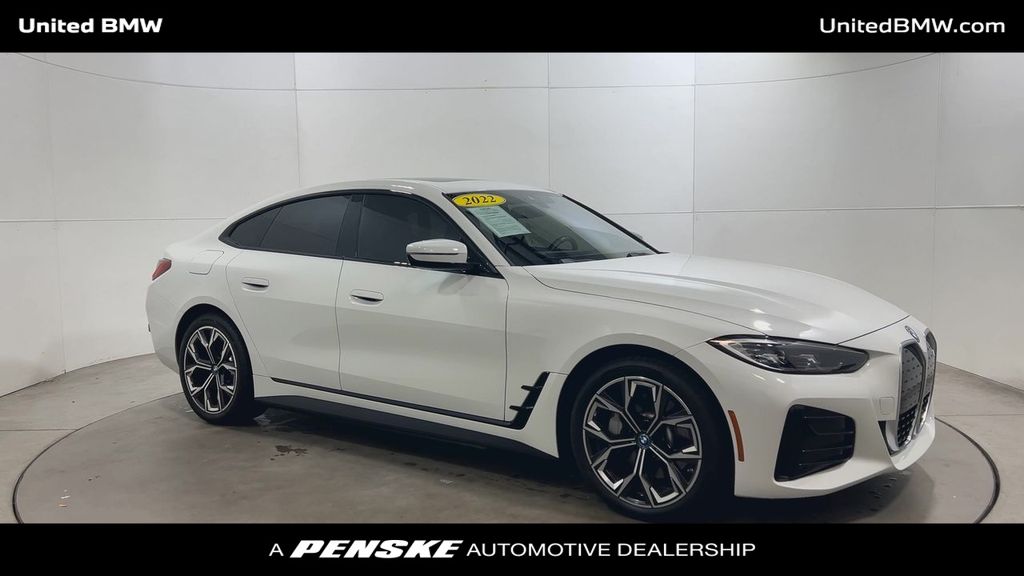 Thumbnail: 2022 BMW i4 - 2