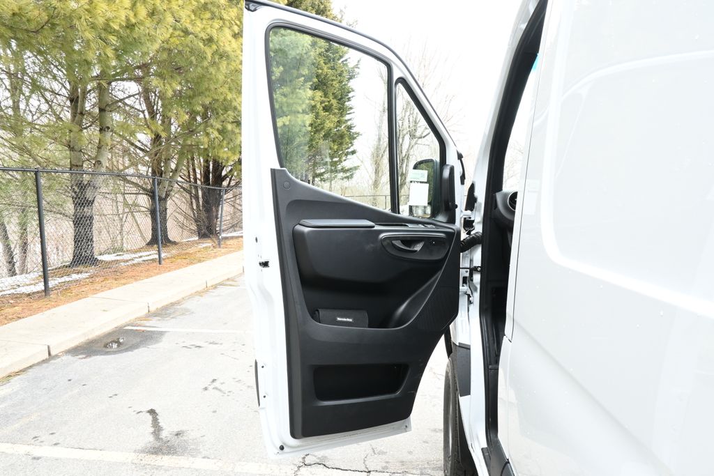 Thumbnail: 2026 Mercedes-Benz Sprinter - 25