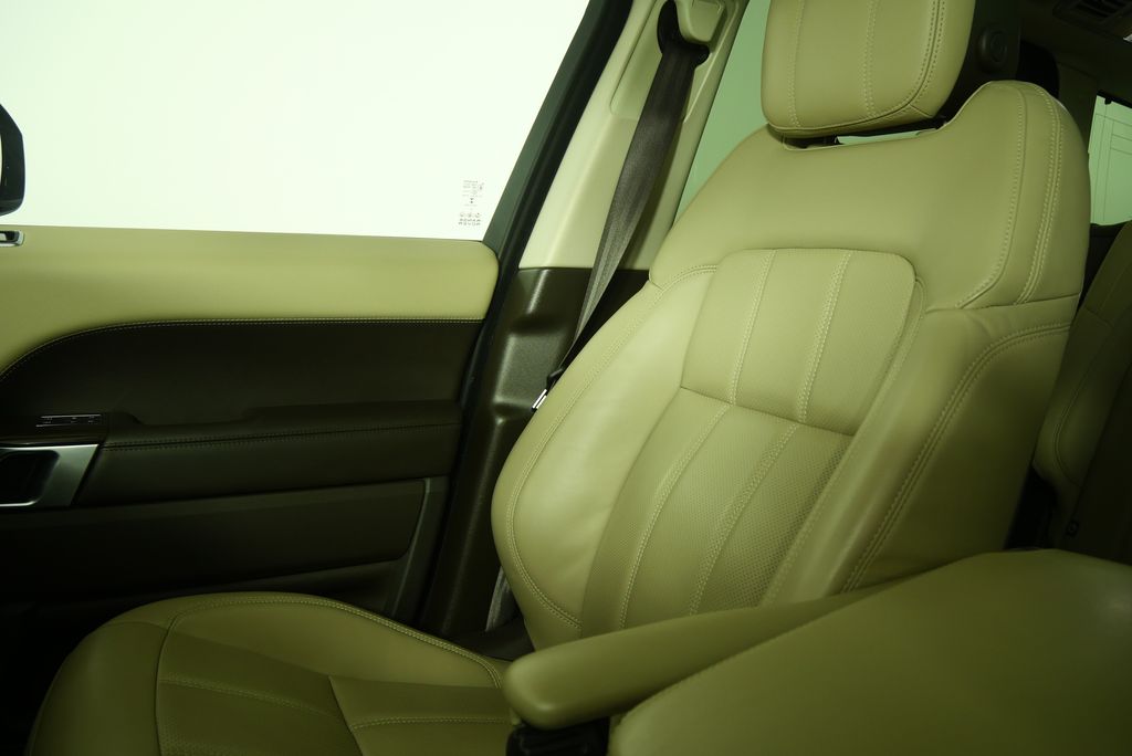 Thumbnail: 2022 Land Rover Range Rover Sport - 30