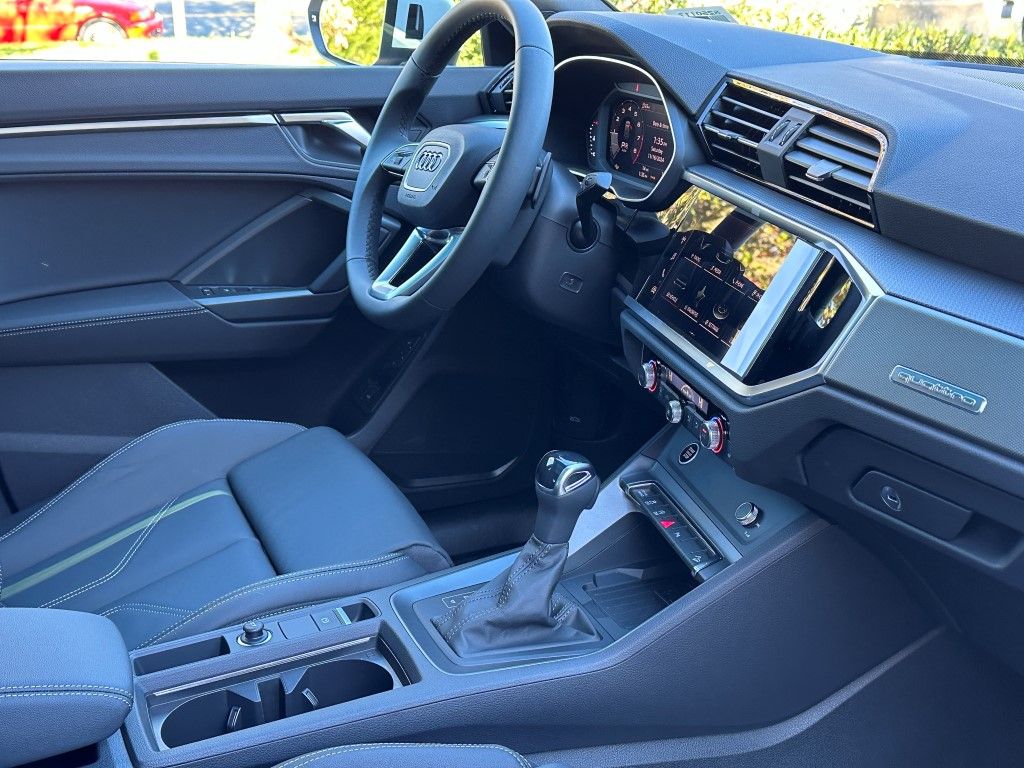 Thumbnail: 2025 Audi Q3 - 8