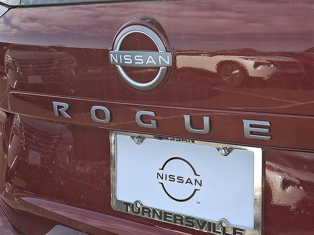 2025 Nissan Rogue SV 5