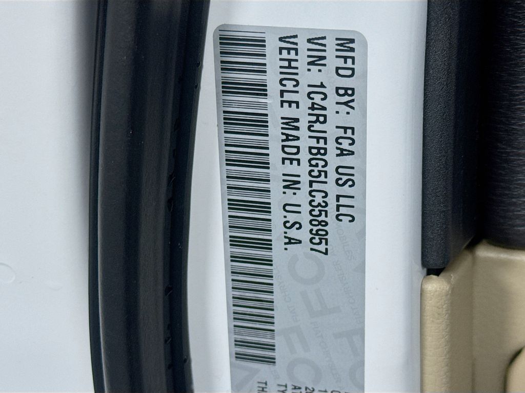 Used Car 2020 Jeep Grand Cherokee  Limited For Sale Under $25,000 In Austin, Texas