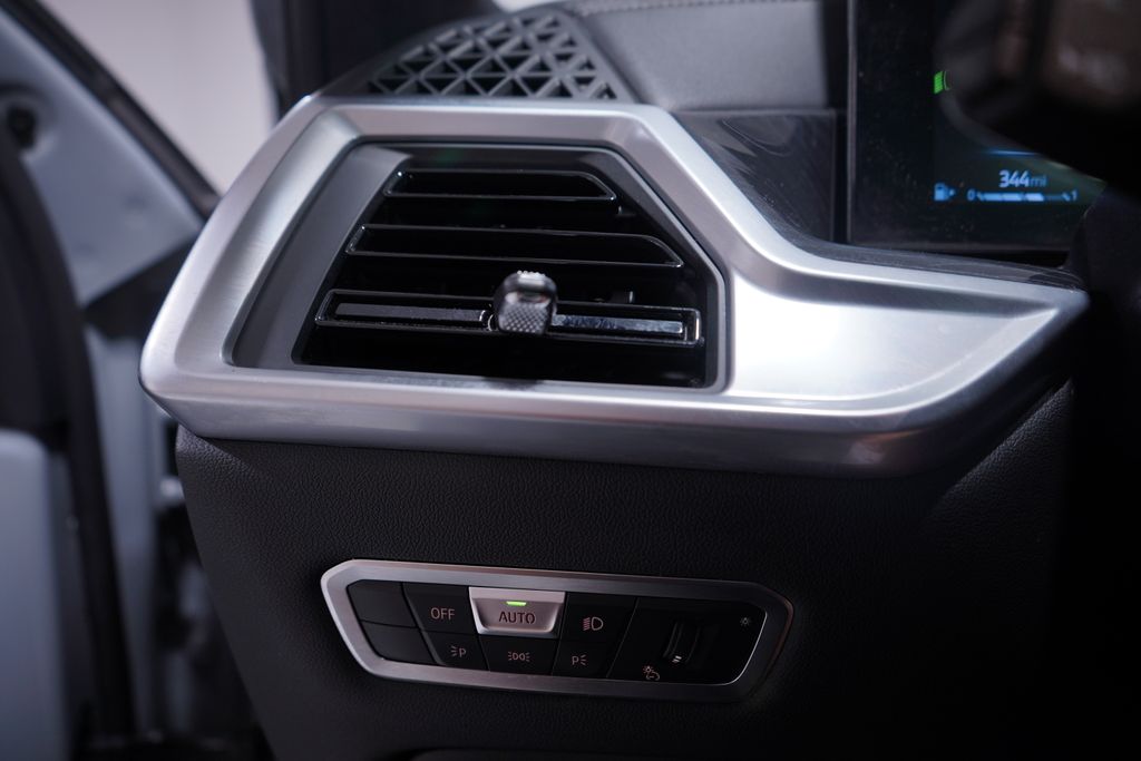 Thumbnail: 2023 BMW X7 - 20