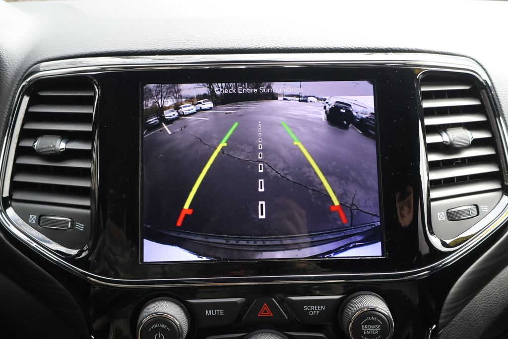 Thumbnail: 2019 Jeep Grand Cherokee - 16