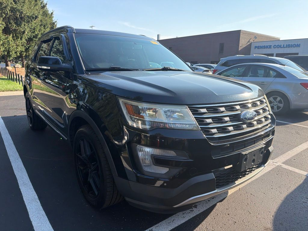 Thumbnail: 2016 Ford Explorer - 4