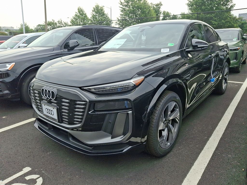 Thumbnail: 2025 Audi Q6 e-tron - 1