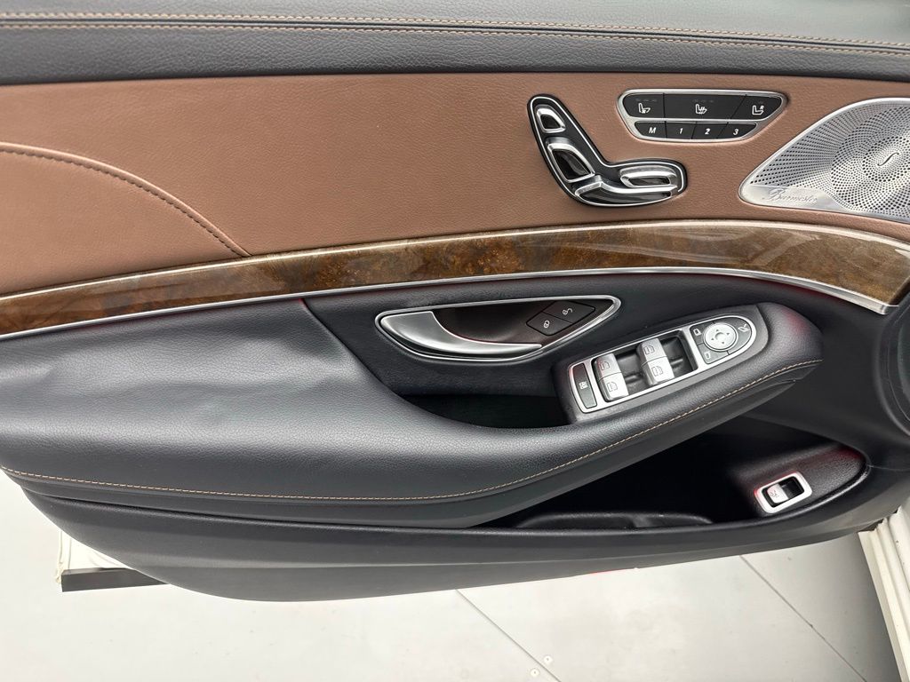 Thumbnail: 2016 Mercedes-Benz S-Class - 18