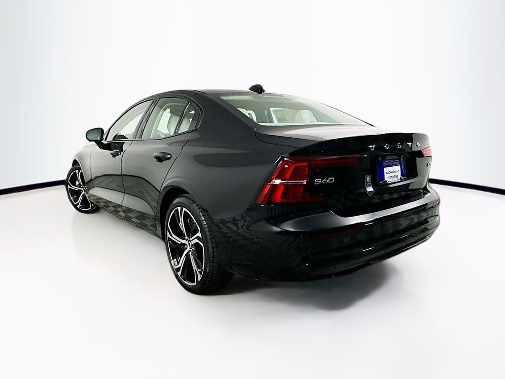 2024 Volvo S60 Plus - Photo 6