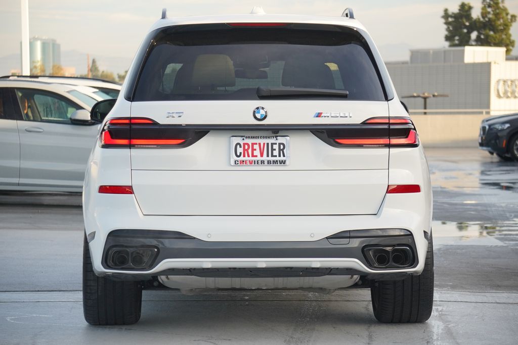 2025 BMW X7 M60i 6