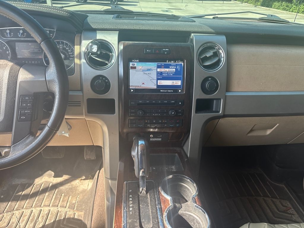2012 Ford F-150 Lariat photo 18