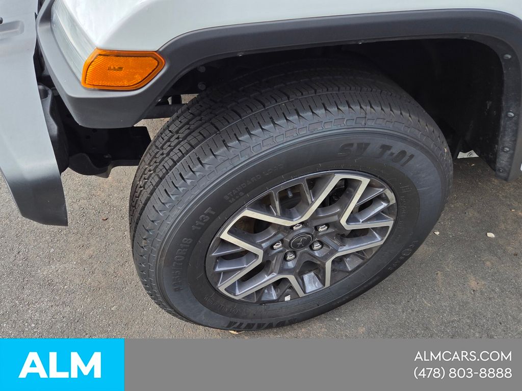 Used 2025 White Jeep Sahara image 3