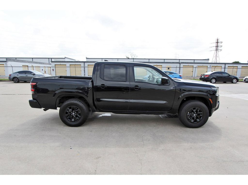 2024 Nissan Frontier SV - 4