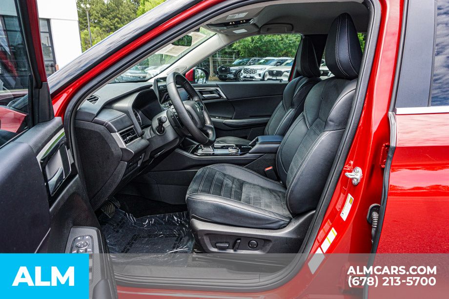 Used 2025 Red Mitsubishi SE image 19