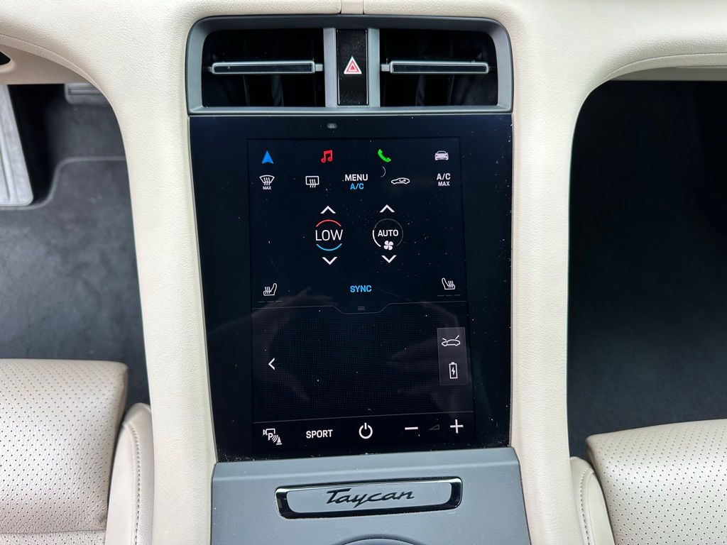 Thumbnail: 2023 Porsche Taycan - 21