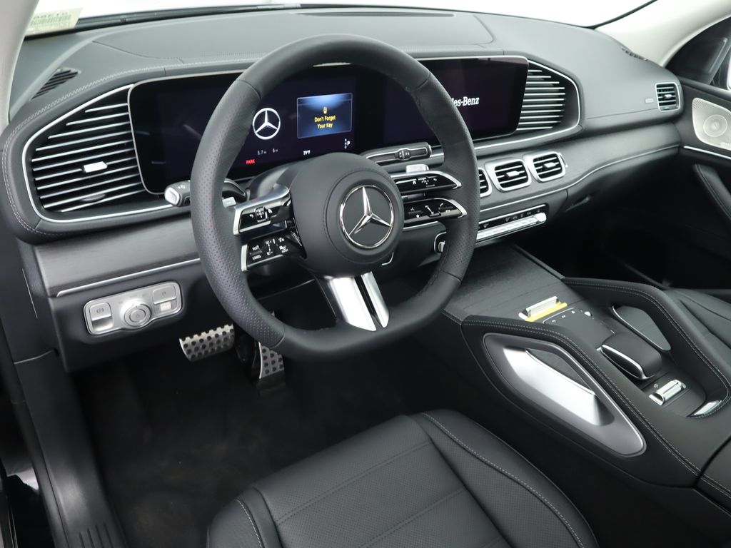 2025 Mercedes-Benz GLS 450 4MATIC 10