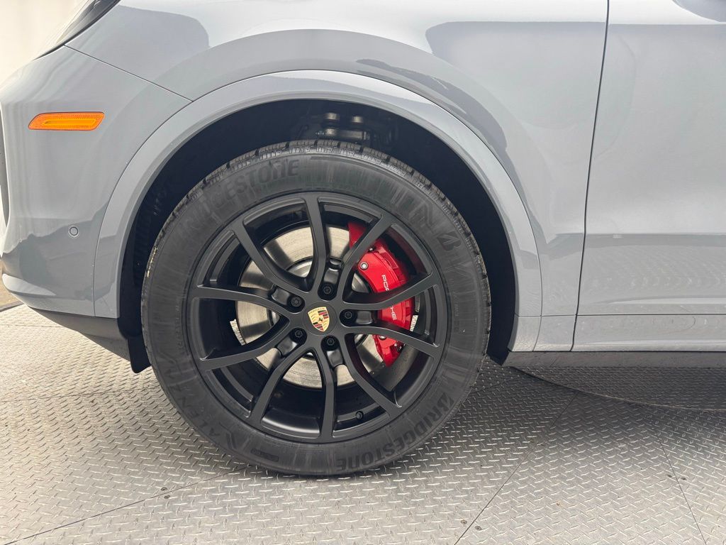 Thumbnail: 2025 Porsche Cayenne - 8