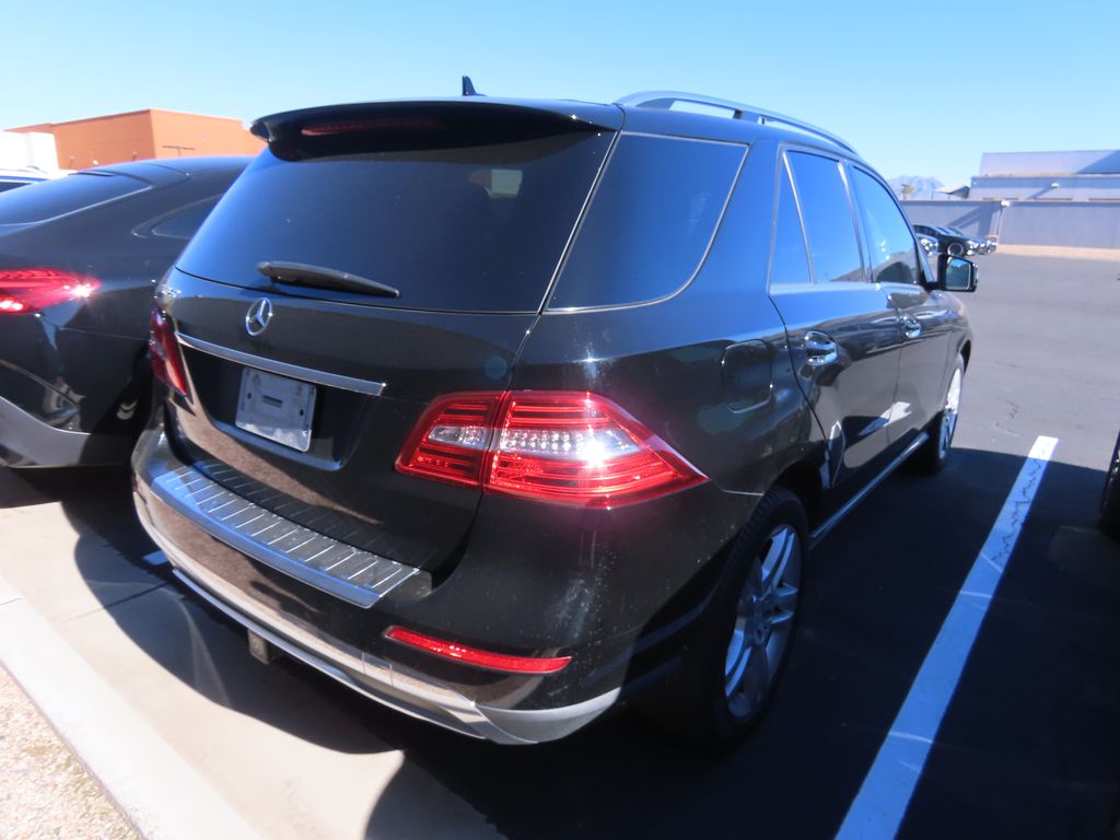 Thumbnail: 2013 Mercedes-Benz M-Class - 3