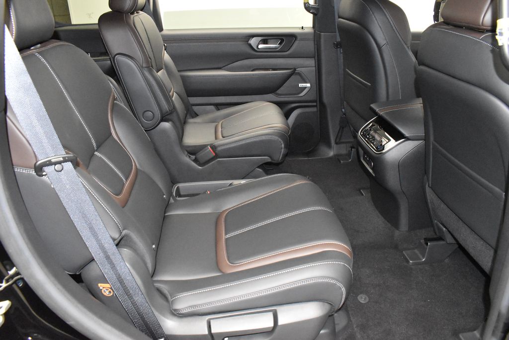 Thumbnail: 2026 Nissan Armada - 32