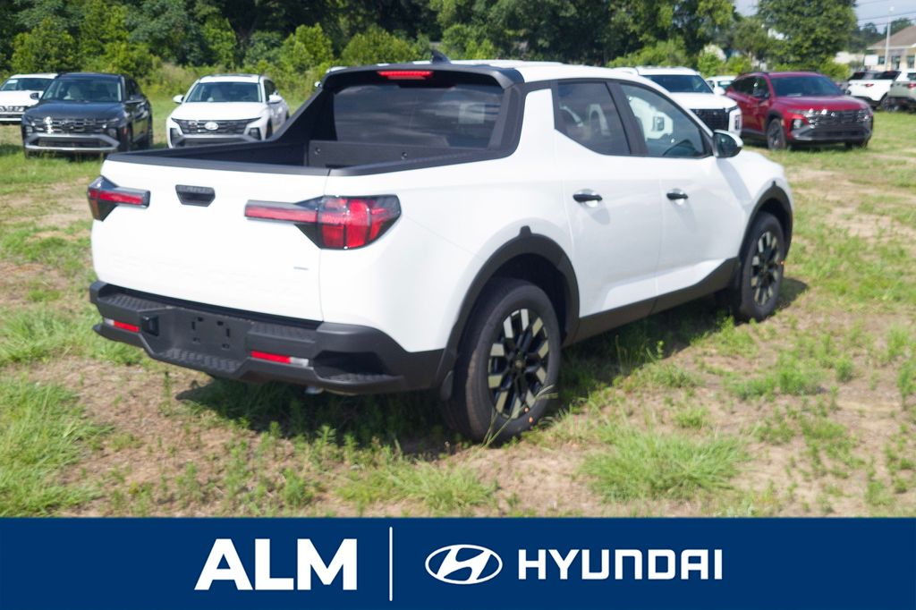 2025 Hyundai Santa Cruz SE photo 2