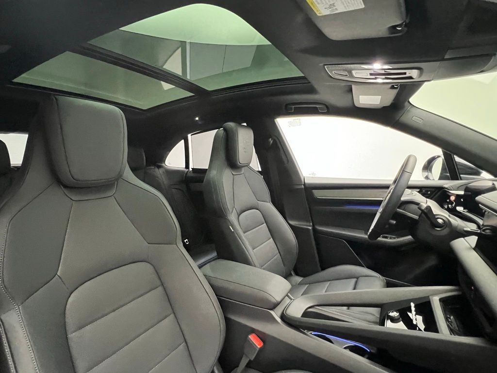 Thumbnail: 2025 Porsche Macan - 19