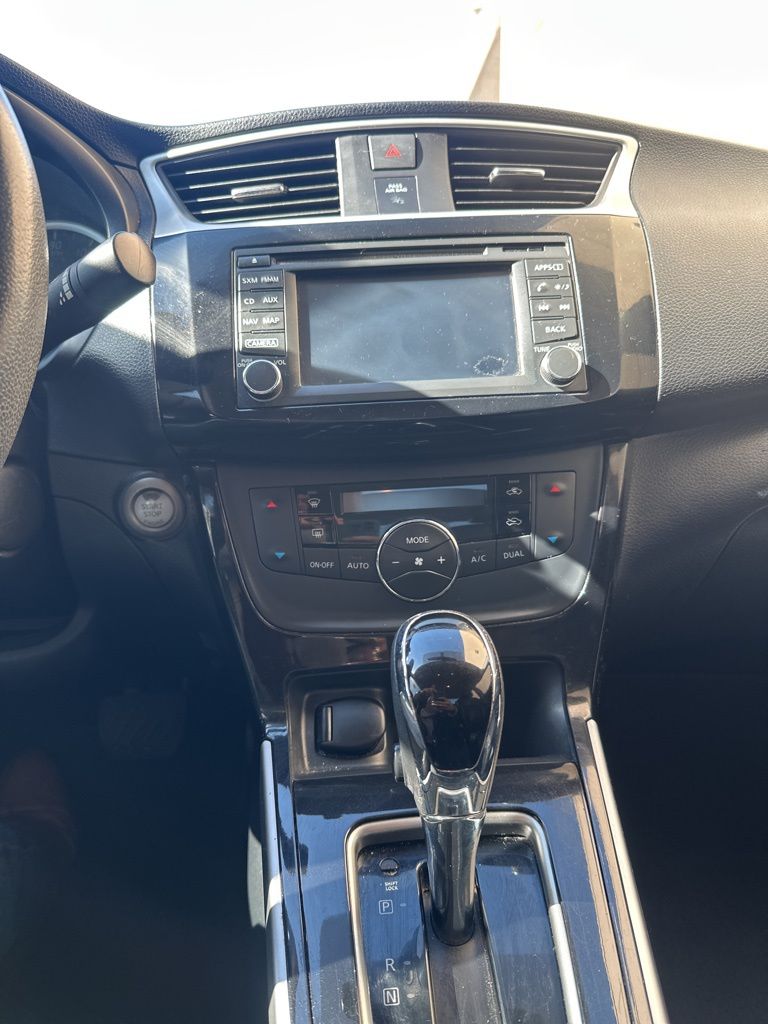 Thumbnail: 2017 Nissan Sentra - 12