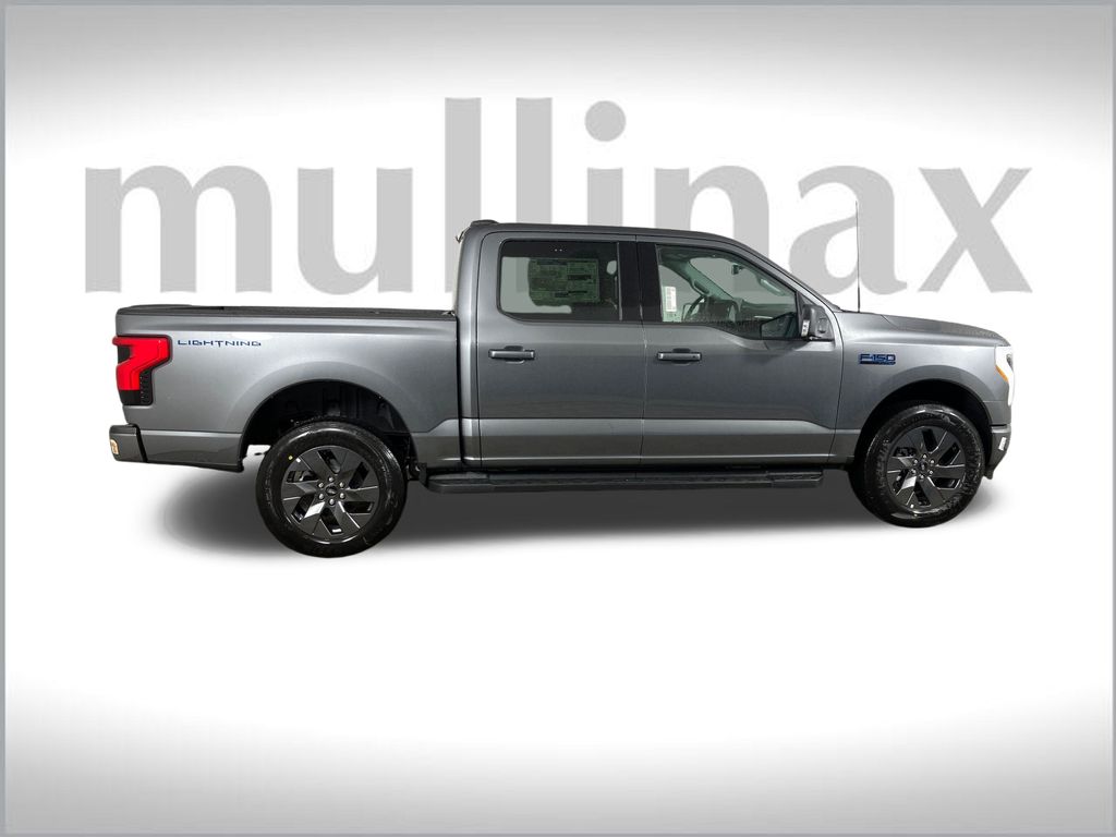 2025 Ford F-150 Lightning photo 2