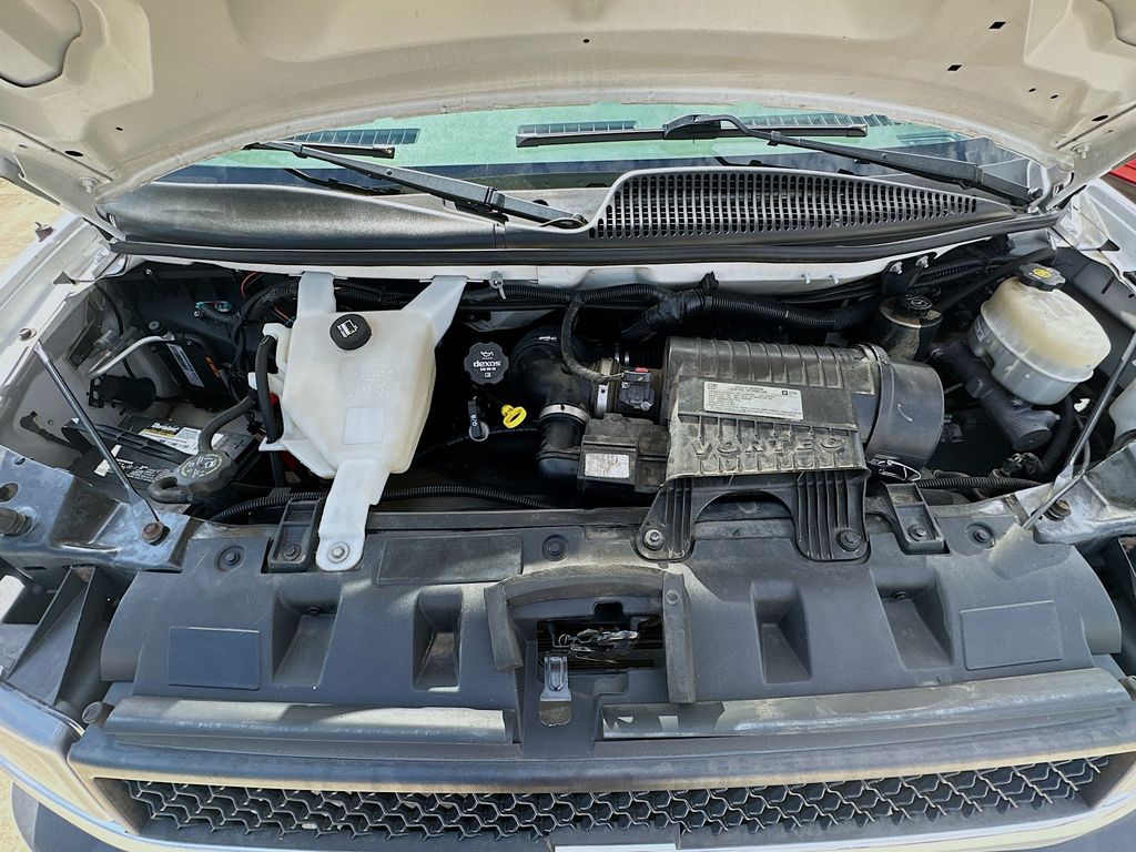 Used 2016 White Chevrolet Work Van image 25